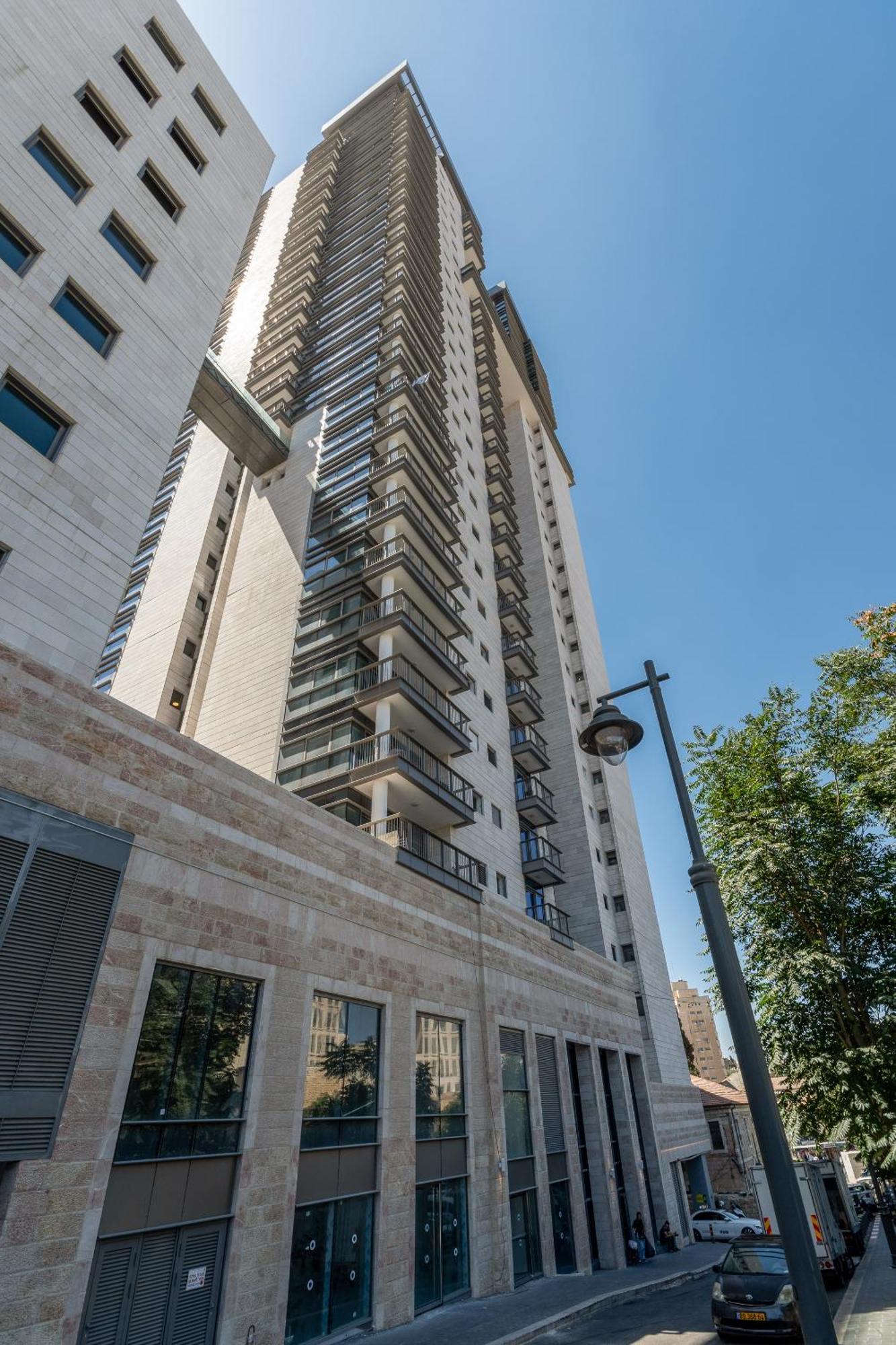 Appartamento Savyon View-sunny 1bdr & Balcony Sea-u *